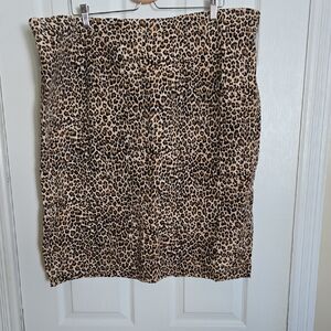Chic Leopard Print Pencil Skirt